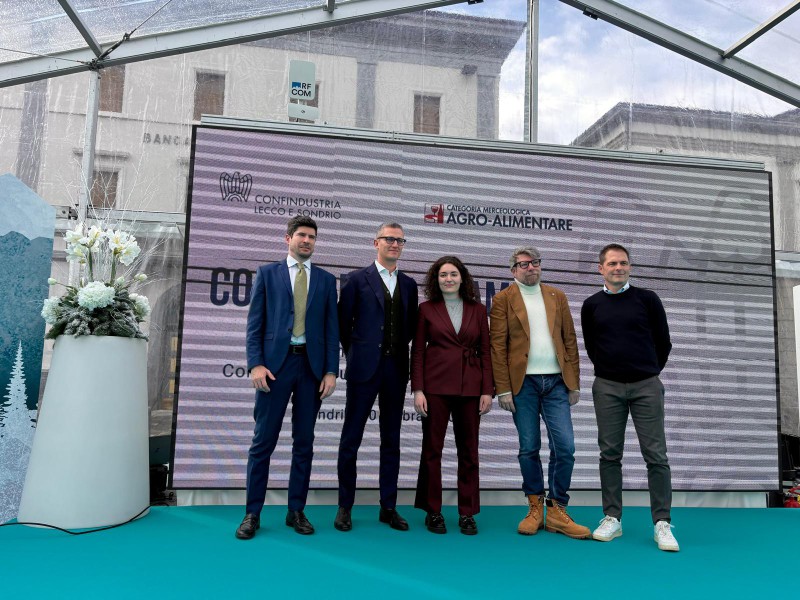 conferenza_stampa.jpeg (140 KB)