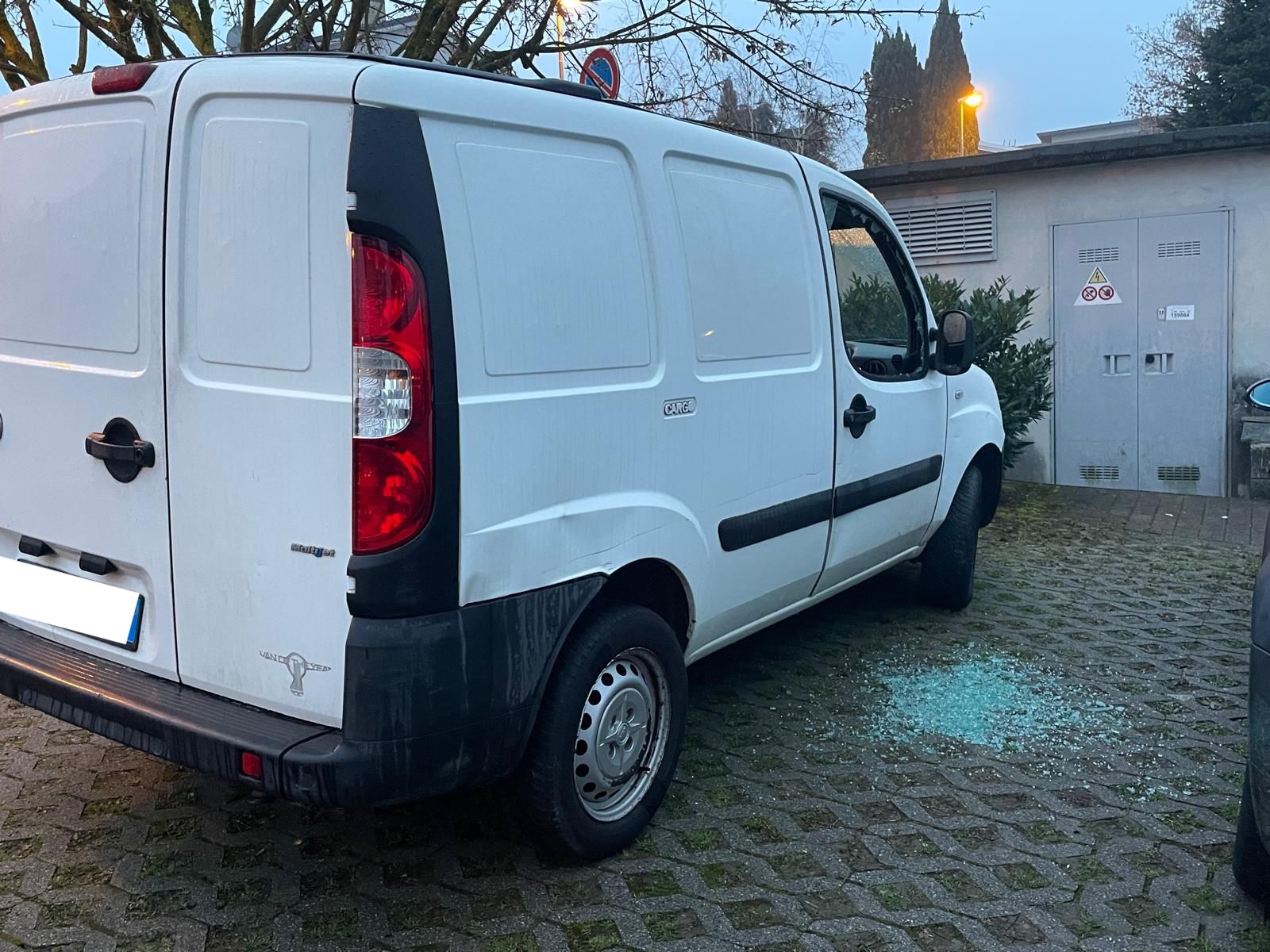 Brivio_auto_vandalizzate1.jpeg (547 KB)