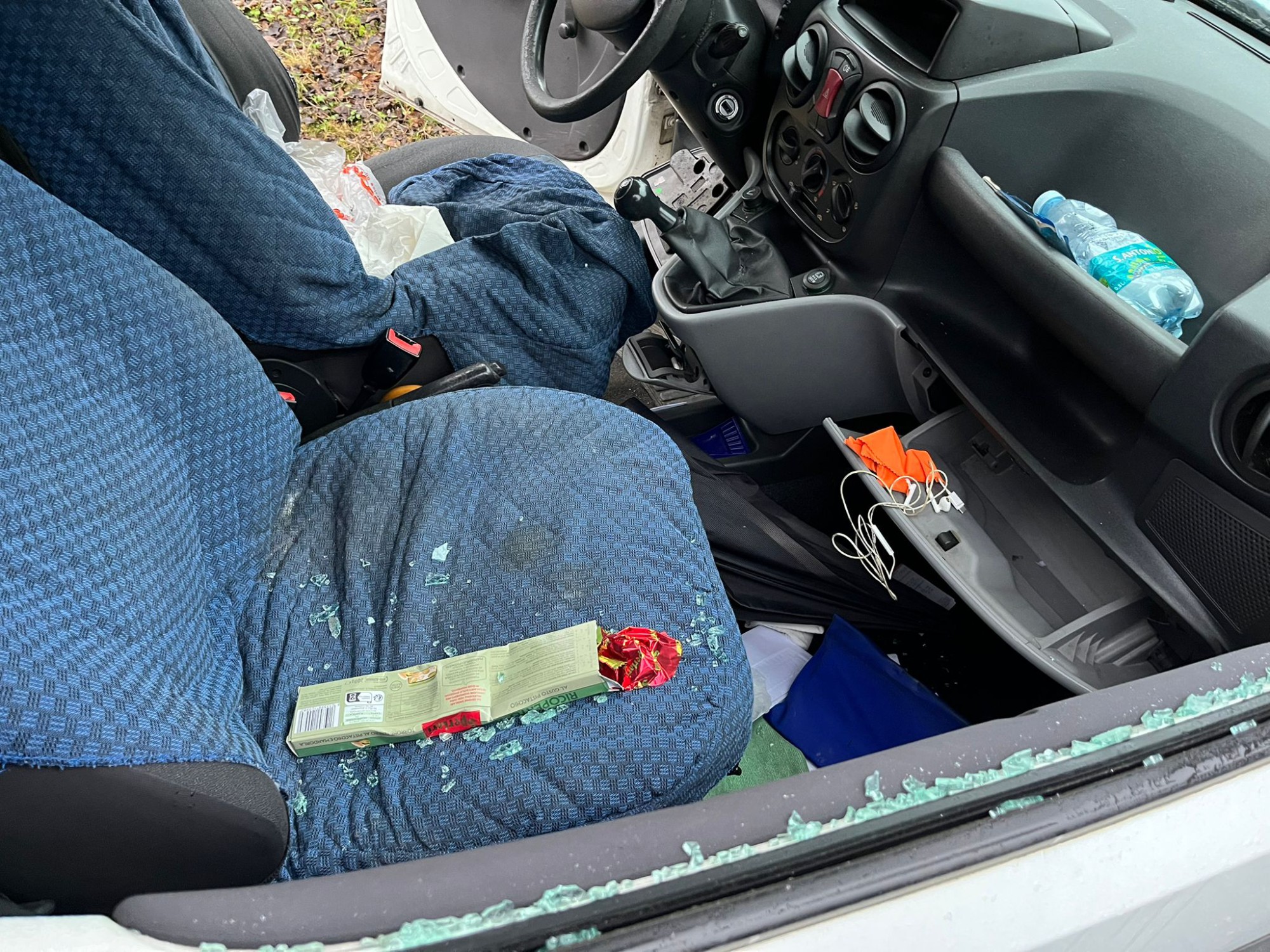 Brivio_auto_vandalizzate7.jpeg (808 KB)