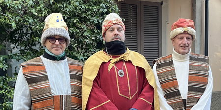 Glabiate-_corteo_magi-4pr.jpg (59 KB)