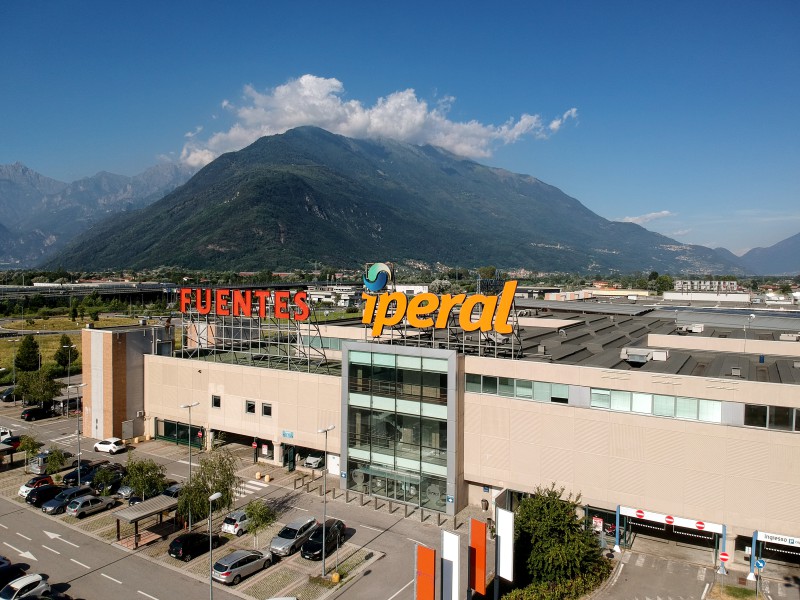 Iperal_Fuentes-sede-uffici-Piantedo.JPG (136 KB)