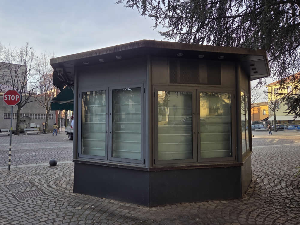 MerateEdicolaChioscoGara.jpg (117 KB)