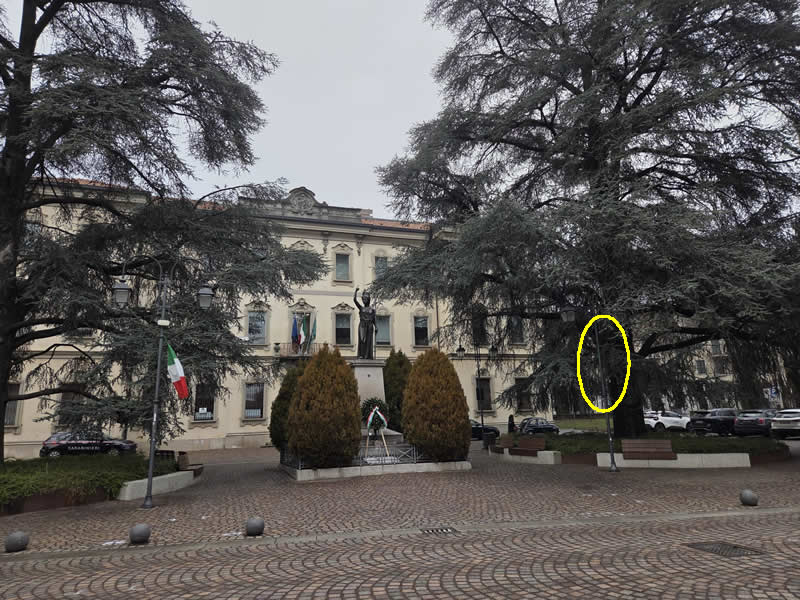 MerateSballoPiazza1.jpg (100 KB)