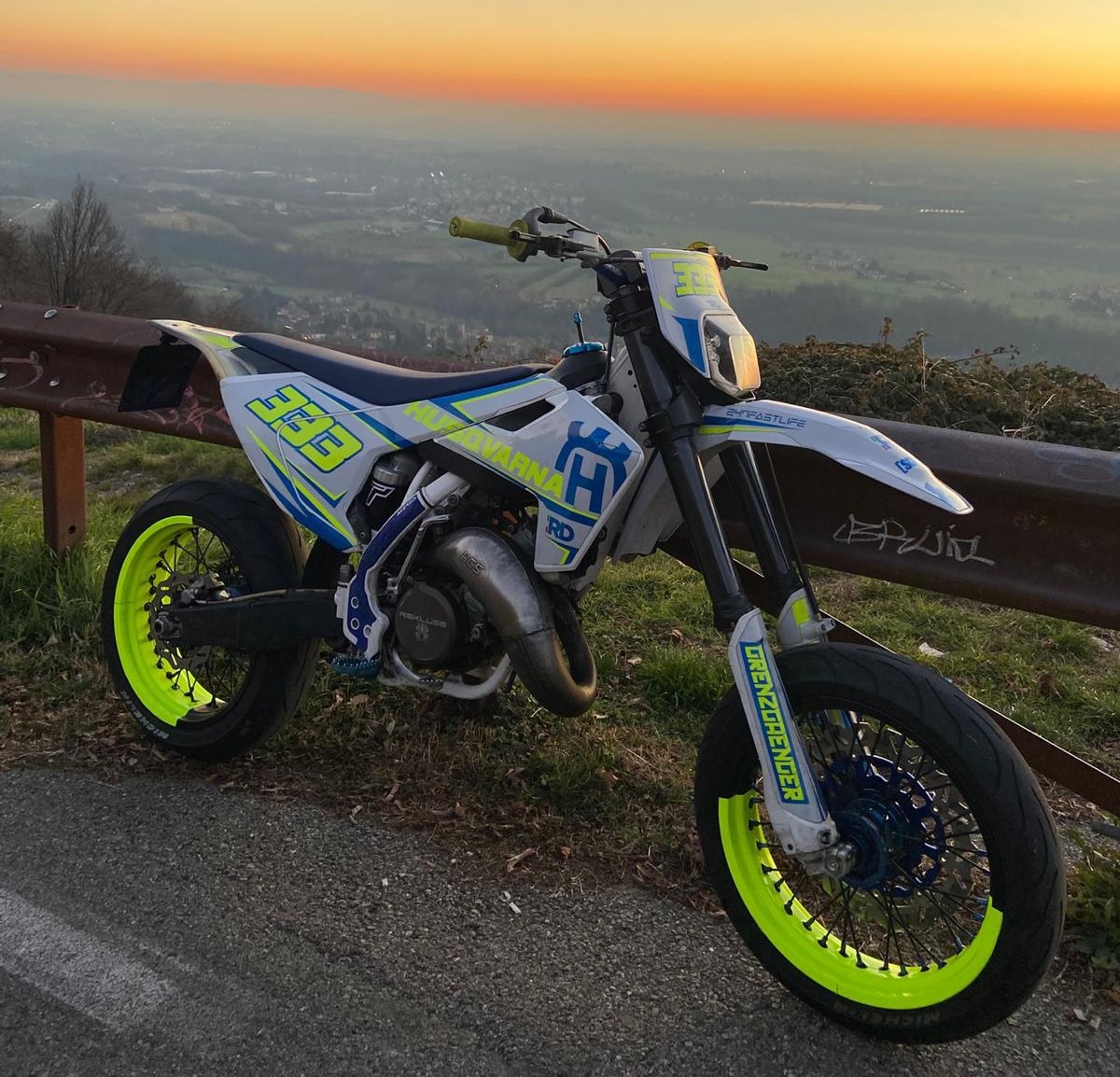 Moto_Vigano2.jpeg (477 KB)