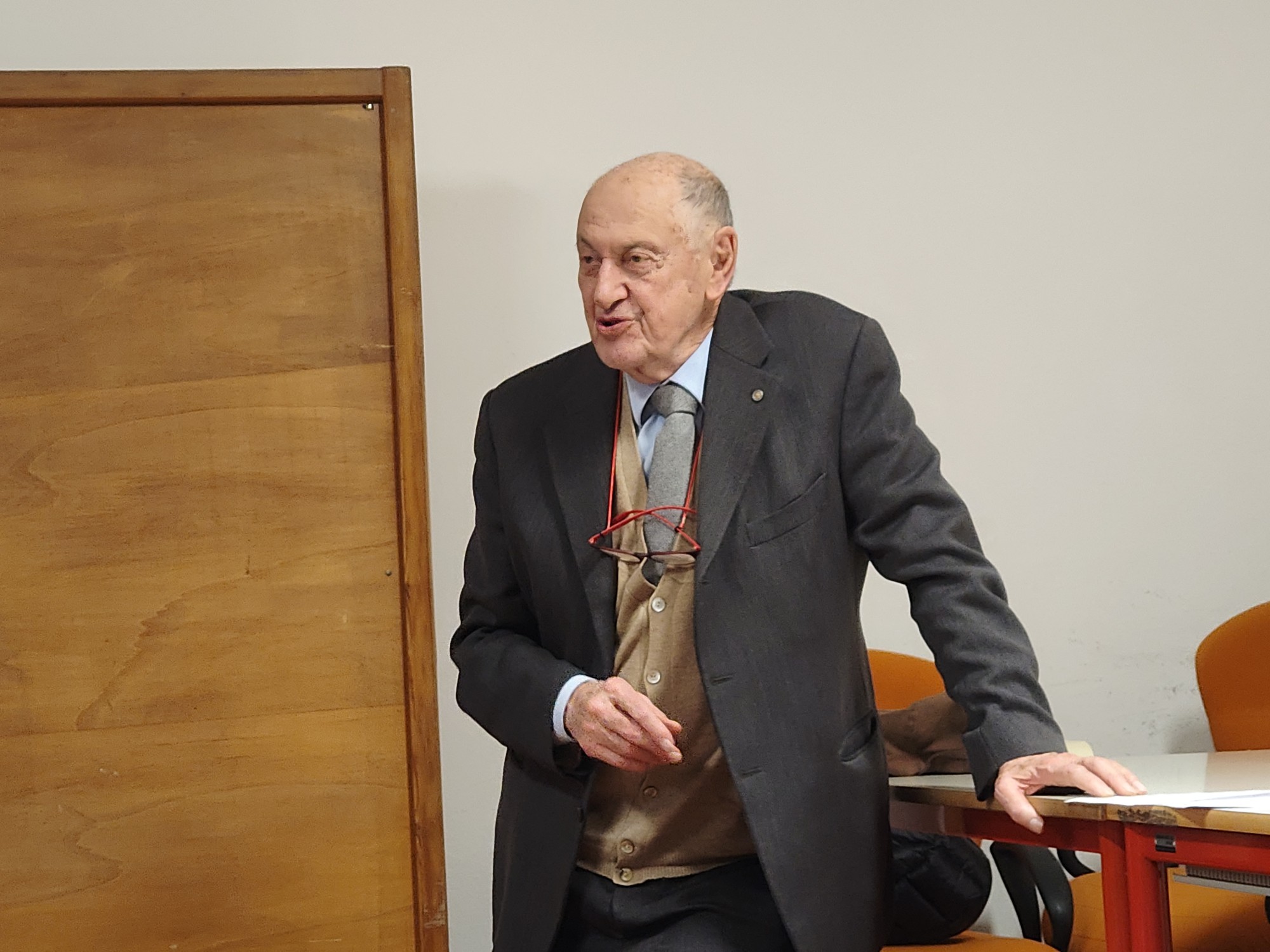 MtvAssembleaAnfiteatro__6_.jpg (399 KB)