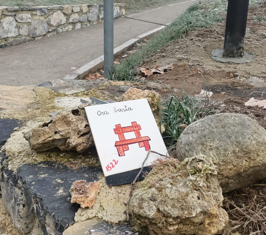 PiastrelleRosse1.jpg (323 KB)