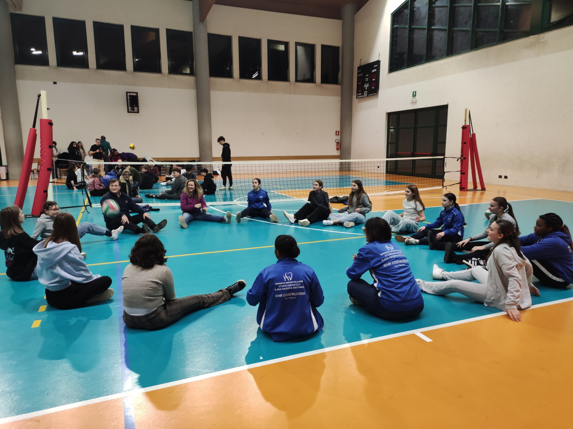 RobbiateSittingVolley__2__prima.jpg (480 KB)