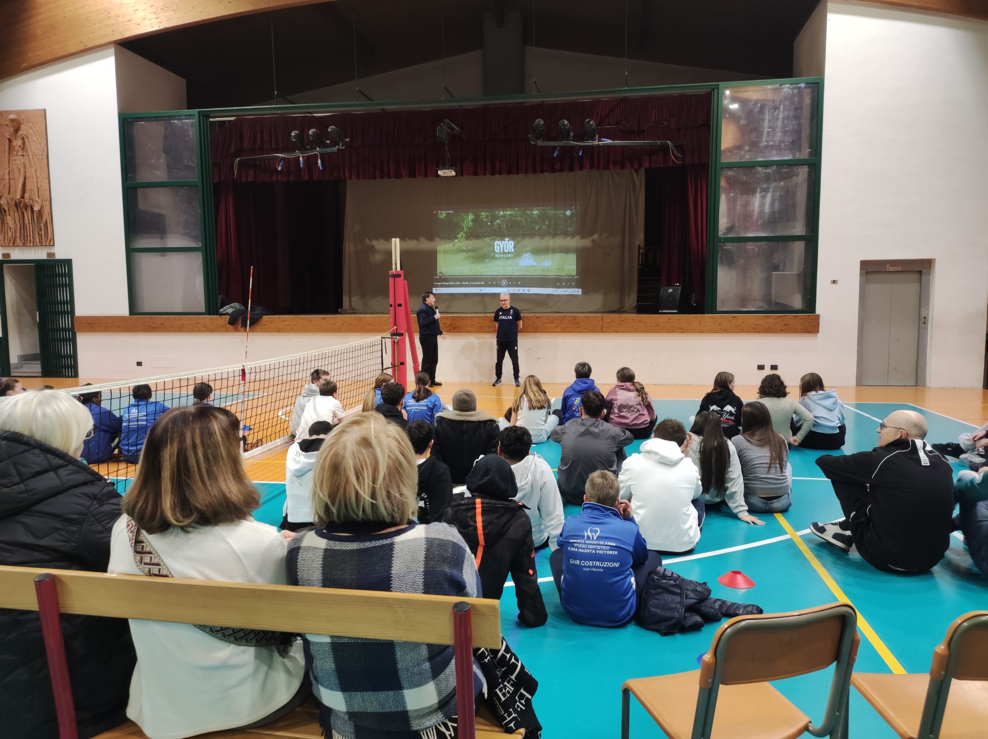 RobbiateSittingVolley__5__prima.jpg (505 KB)