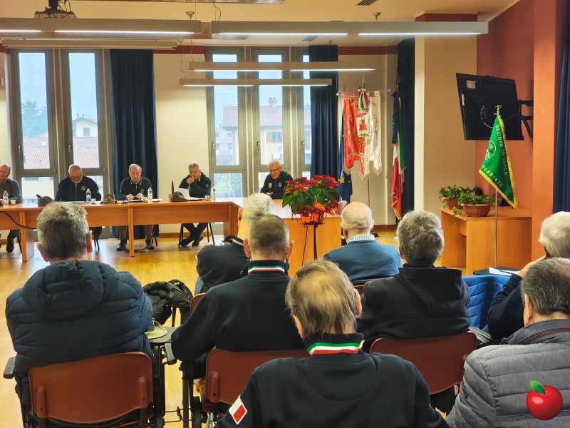 Robbiate_assemblea_alpini7.jpg (121 KB)