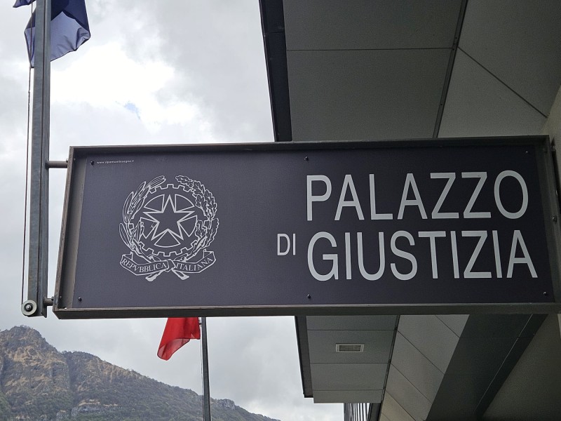 TribunaleFoto.jpg (92 KB)