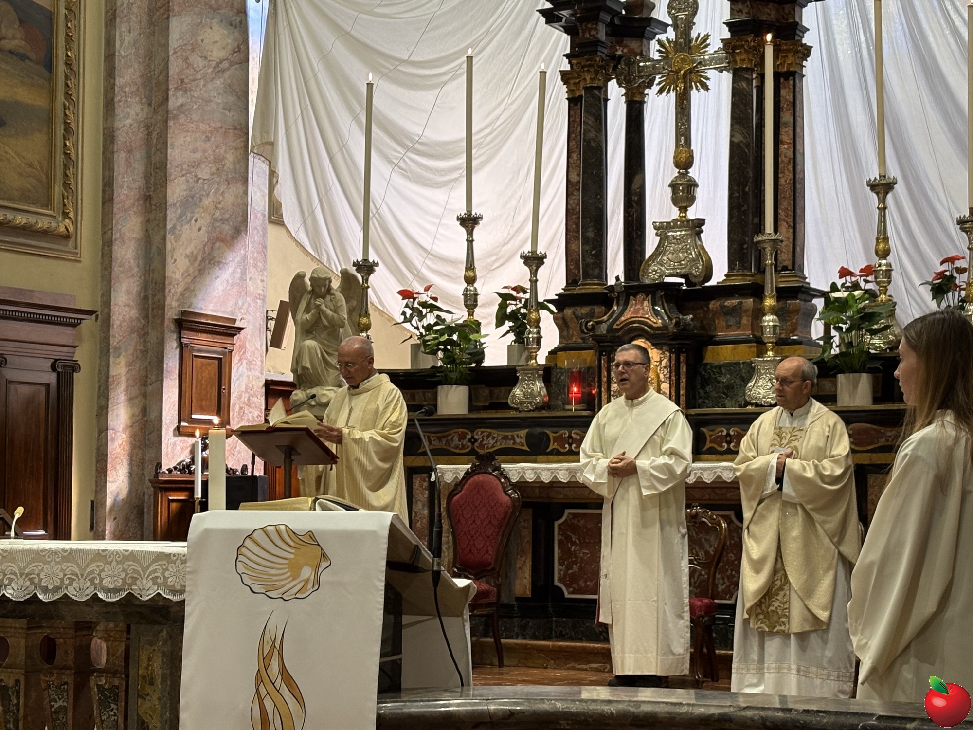 3DonRobertoPiazzaAnniversario.jpg (725 KB)