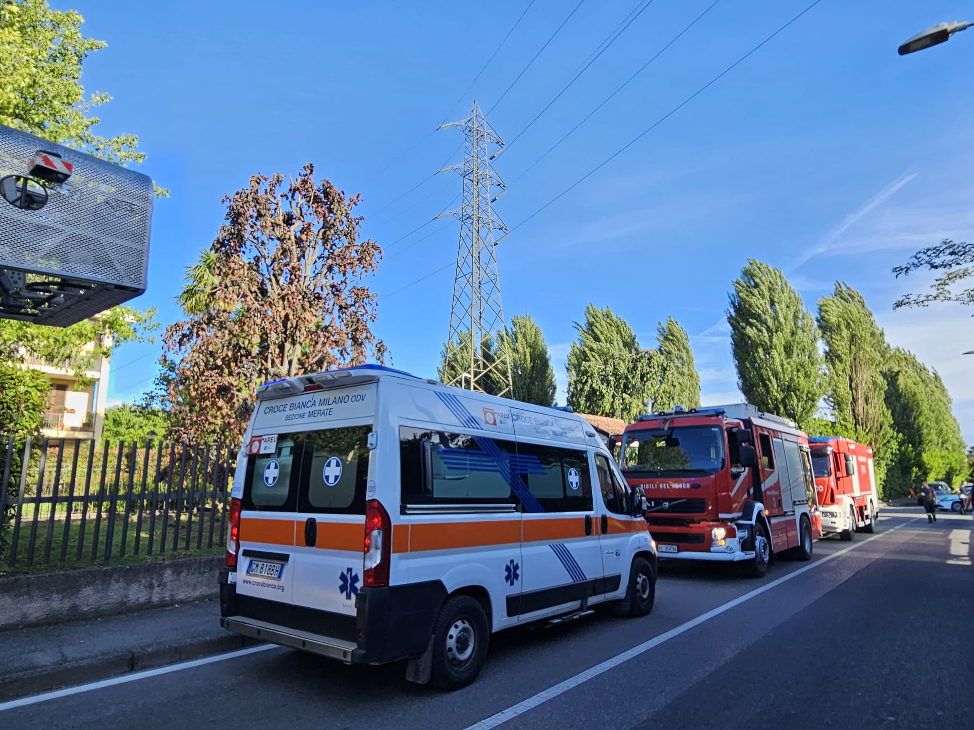 MerateIncendioDivanoCasa1.jpg (386 KB)