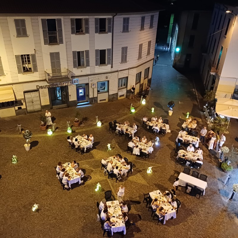 Brivio_cena_in_Bianco4.jpeg (203 KB)