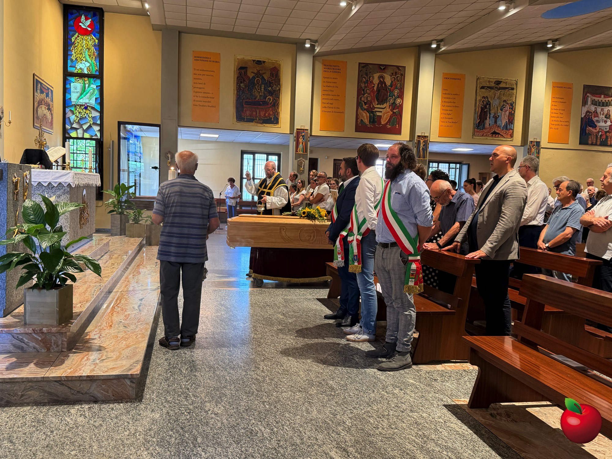 Funerale_Gino_Sala3.jpg (905 KB)