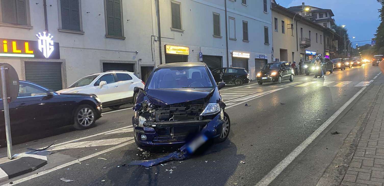 MerateAutoIncidenteStrada2.jpg (364 KB)