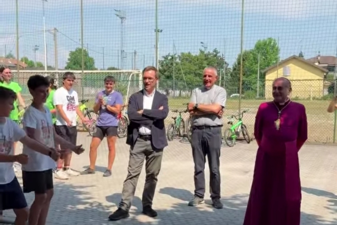 OsnagoOratorioVisitaDelpini__6_.jpg (396 KB)
