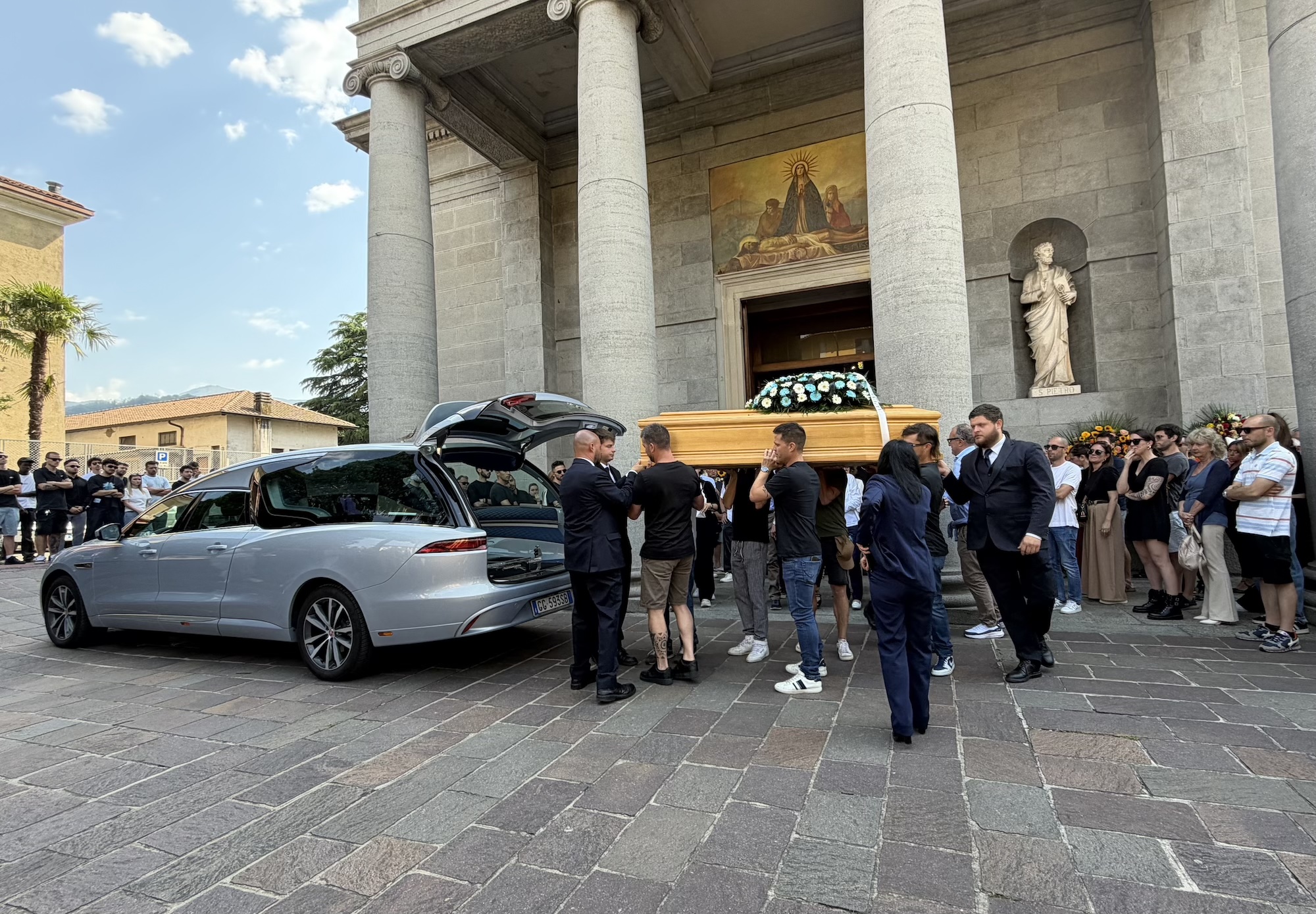 Brivio_funerale_manzini2.jpeg (1.11 MB)