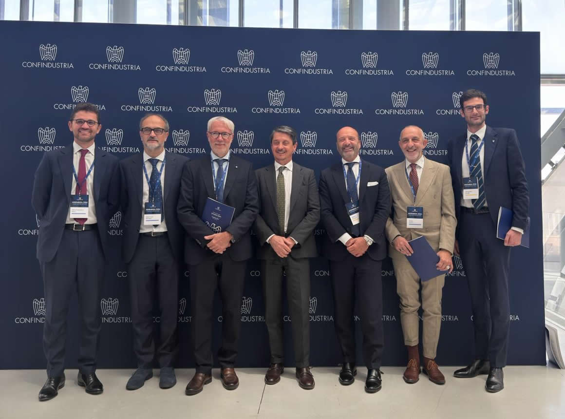LcDelegazioneCOnfindustria.jpg (94 KB)