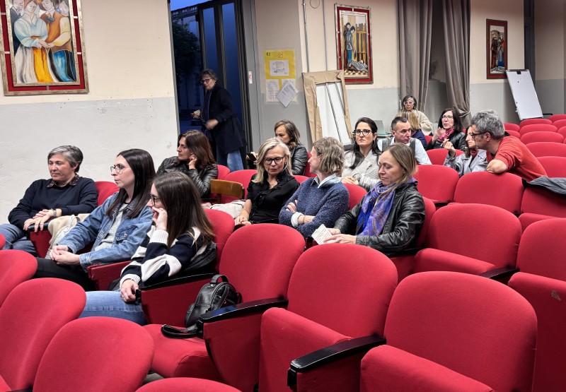 Merate_figli_connessi1.jpeg (121 KB)