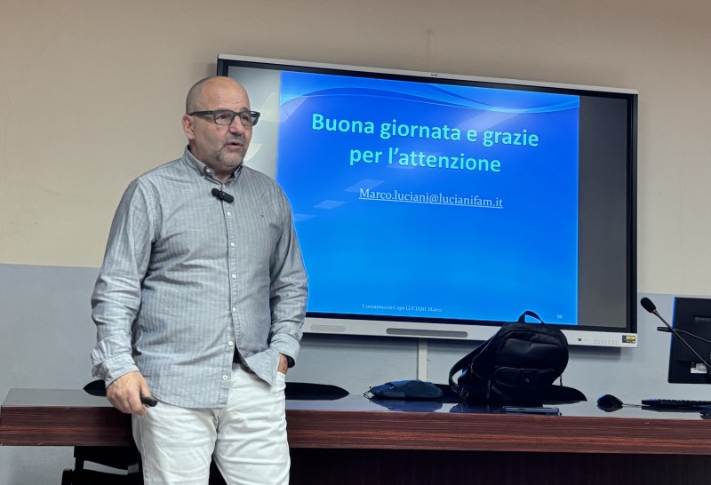 Merate_figli_connessi5.jpeg (78 KB)