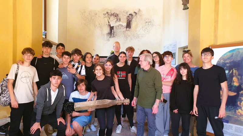 Paderno_studenti_chiesina5.jpeg (93 KB)
