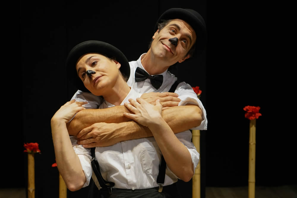 Abbracci_foto.jpg (49 KB)