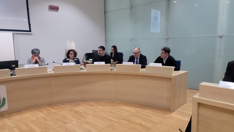 Asst_in_cc_Merate2.jpeg (50 KB)