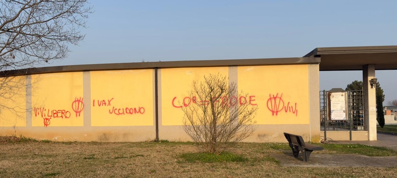 Cornate_scritte_cimitero1.jpg (244 KB)