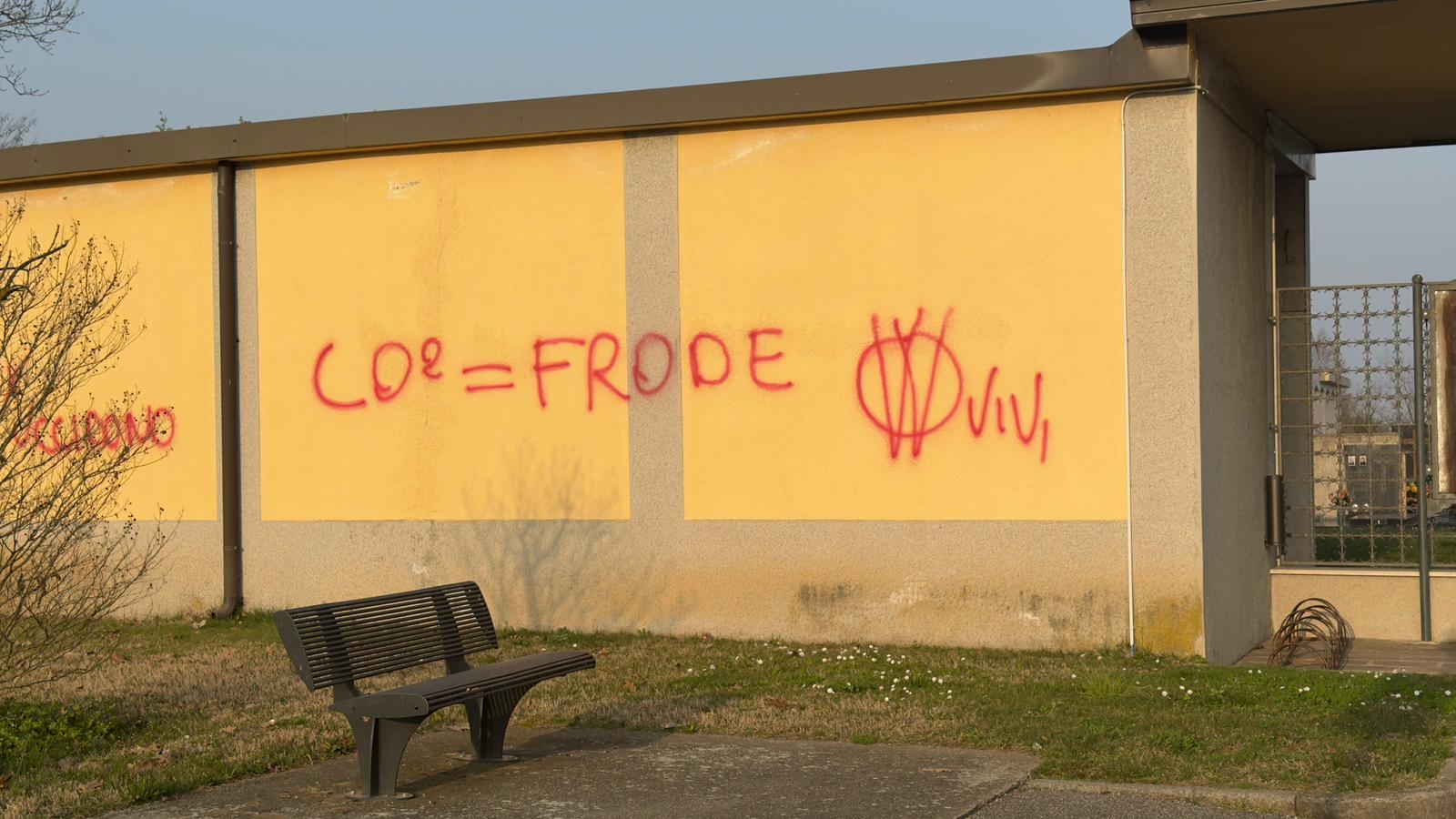 Cornate_scritte_cimitero2.jpg (181 KB)