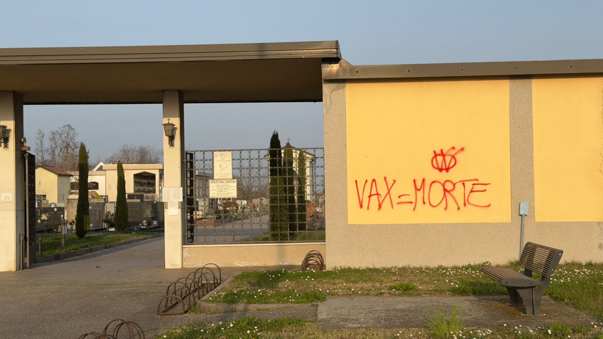 Cornate_scritte_cimitero3.jpg (377 KB)