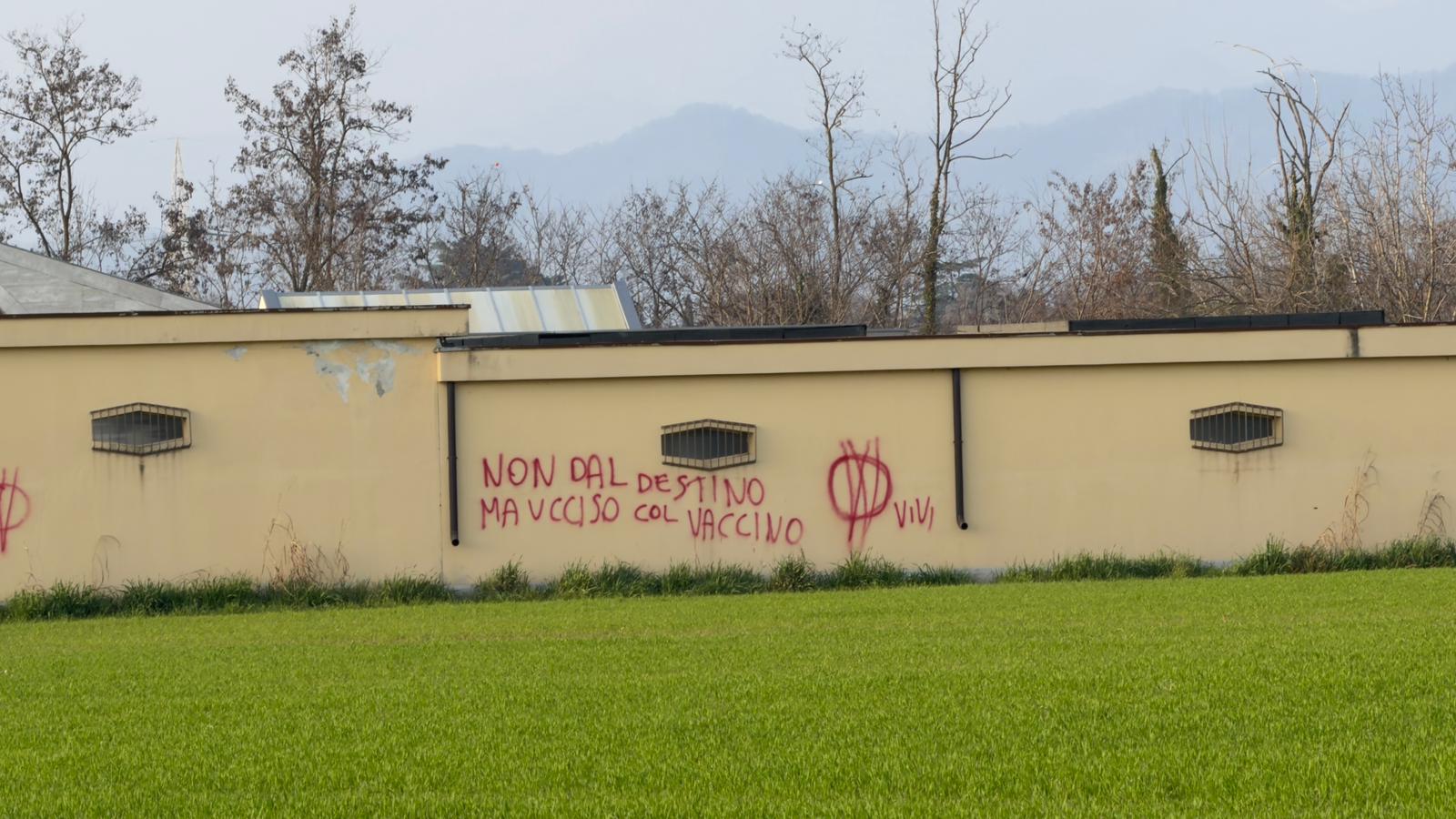 Cornate_scritte_cimitero4.jpg (198 KB)