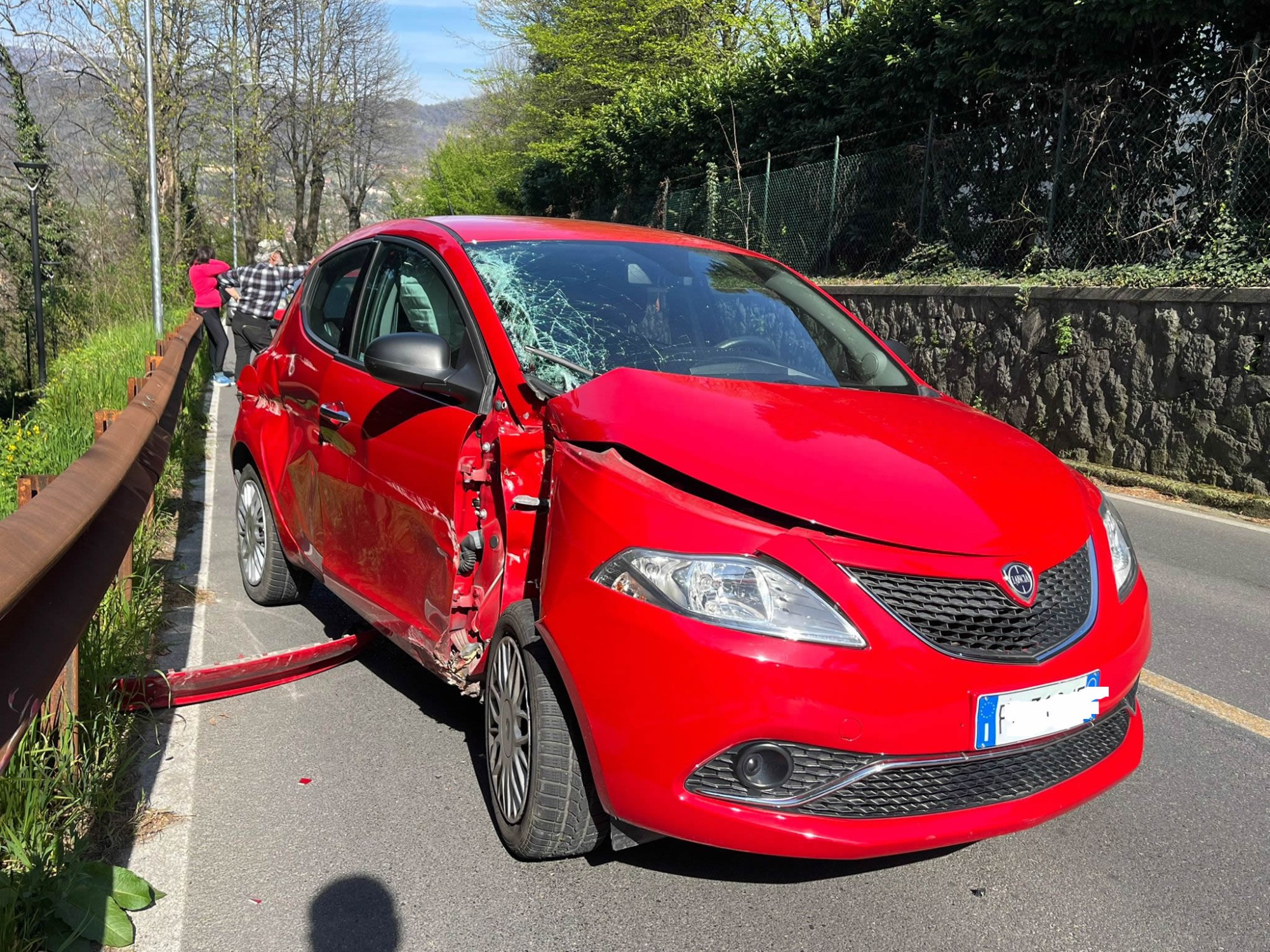 ImbersagoIncidenteAutoCurvone3.jpg (886 KB)