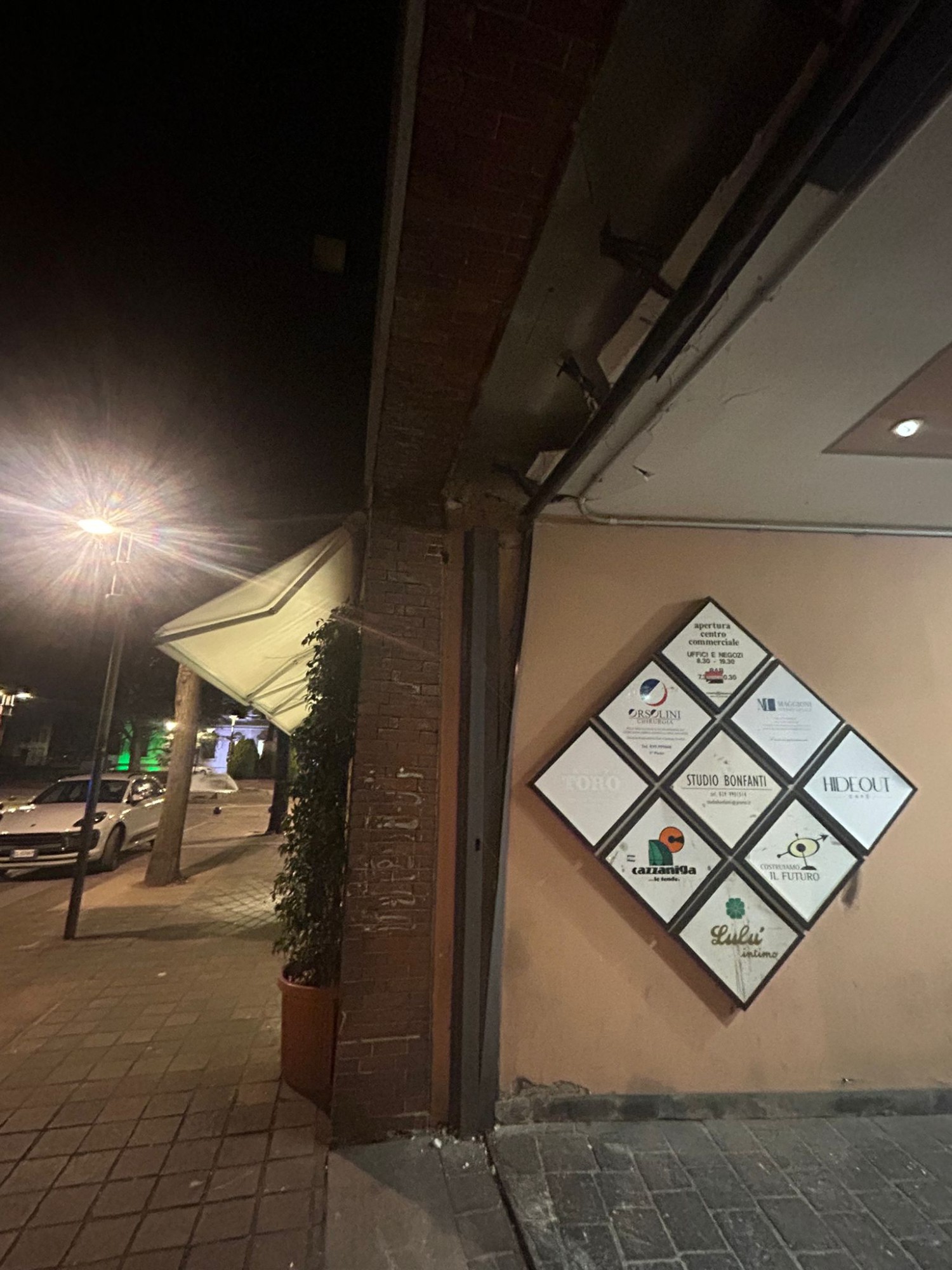 MerateFurgonnePorticoVvf3.jpg (463 KB)