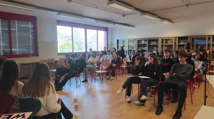 MerateMaschilePlurarle3.jpg (40 KB)