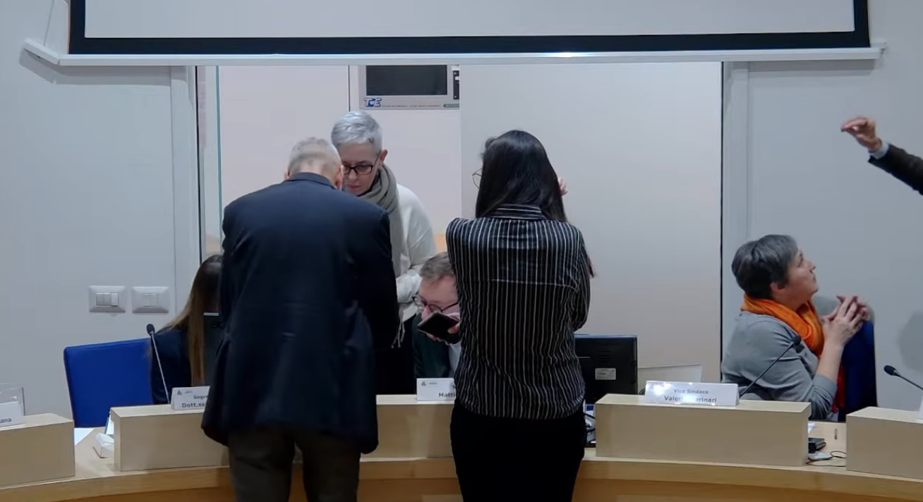 MerateScontroGiardino1.jpg (99 KB)