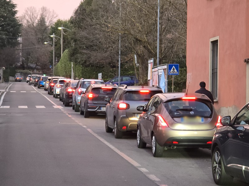 MerateVialeCornaggiaRosso1.jpg (118 KB)