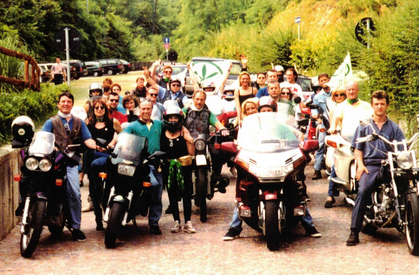 MotociclistiPieraSilvio2.jpg (348 KB)