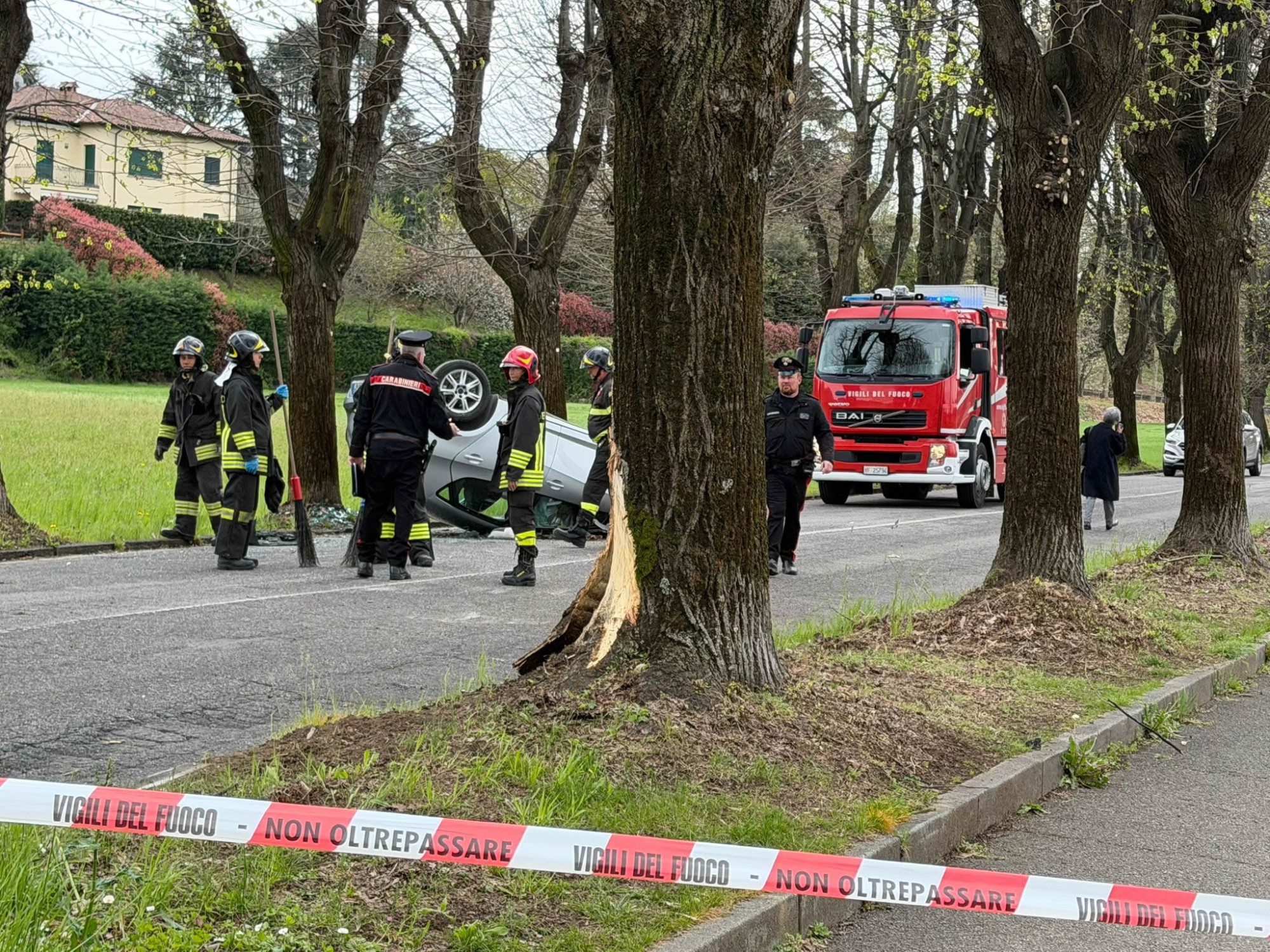 PadernoAutoRibaltata2.jpg (989 KB)