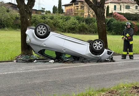 PadernoAutoRibaltata4PRIMA.jpg (38 KB)