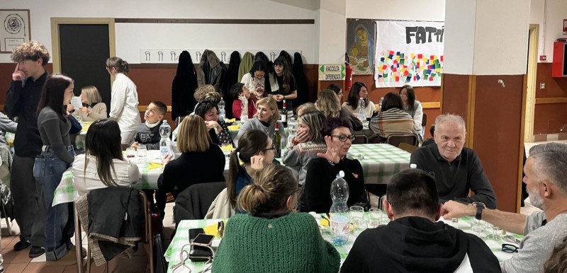 cenasolidaprima.jpg (93 KB)