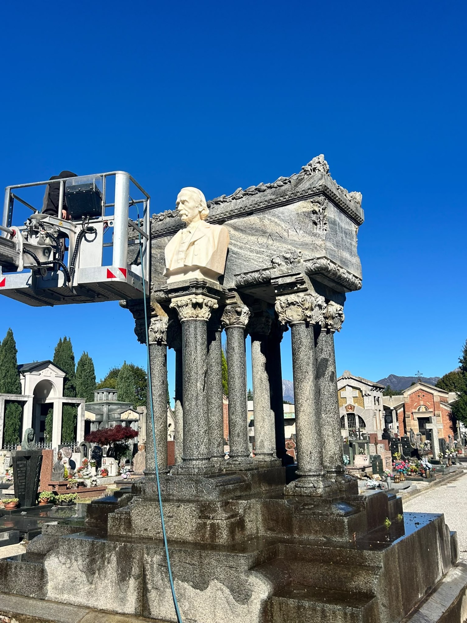 Brivio_Cesare_Cantu5.jpeg (707 KB)