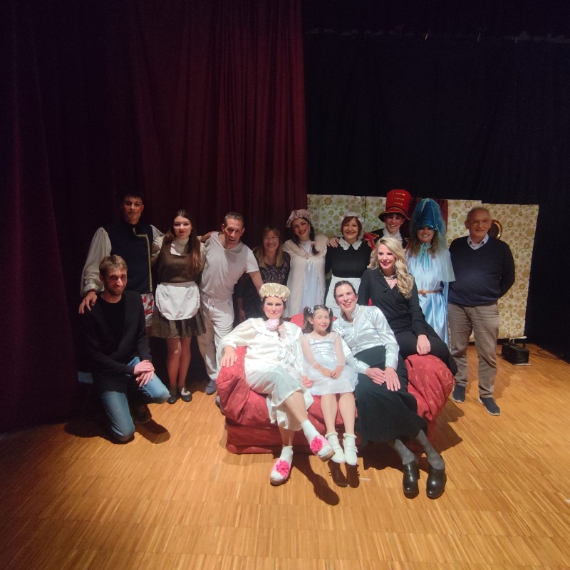 Cernusco_TeatroCenerentola__1_.jpeg (122 KB)
