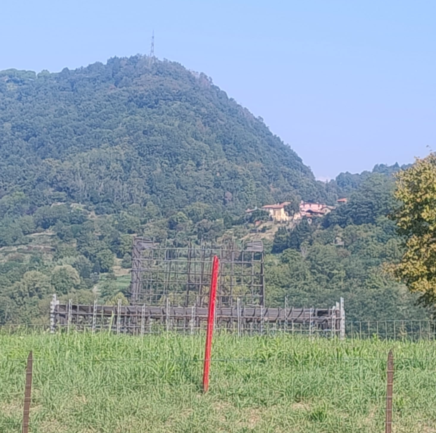 LaVallettaAntenna2.jpg (495 KB)