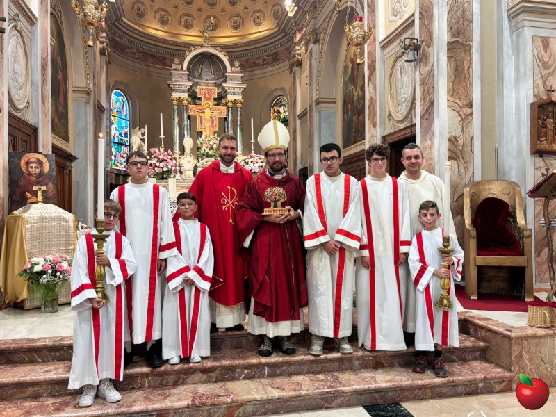 Lomagna_PremioKenbeFem__1_-1.jpg (171 KB)