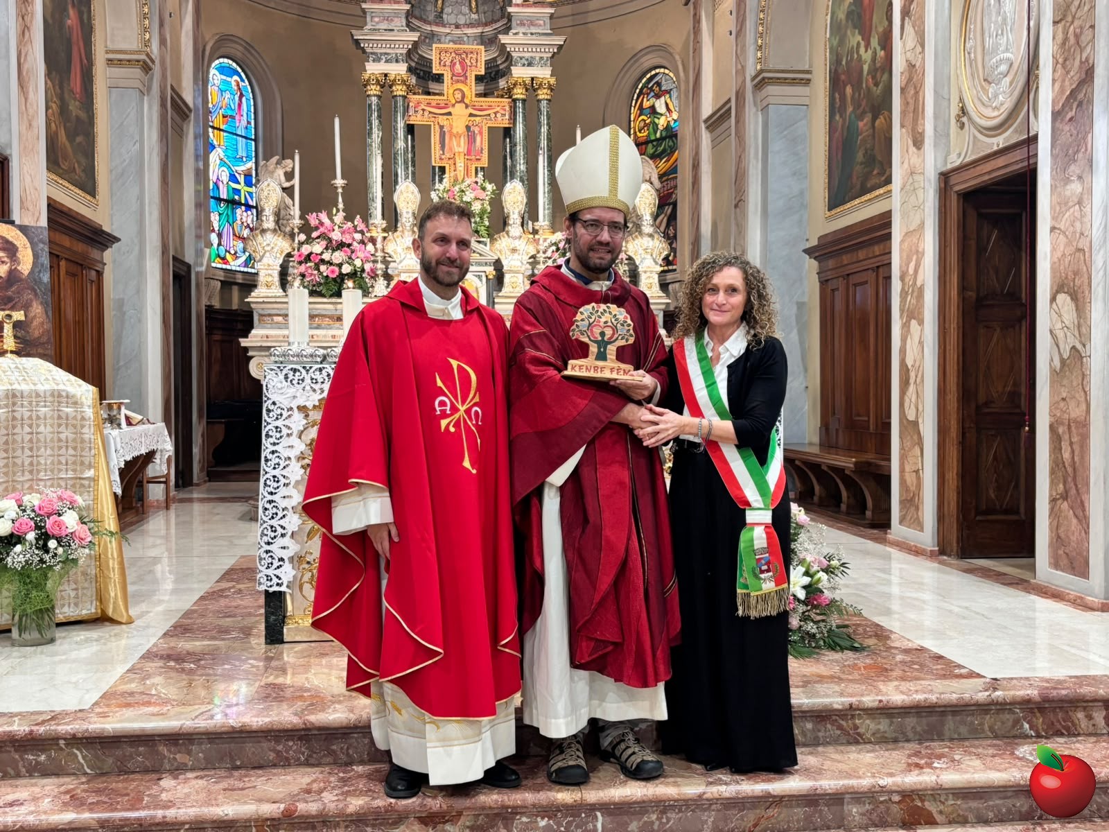 Lomagna_PremioKenbeFem__2_.jpg (437 KB)