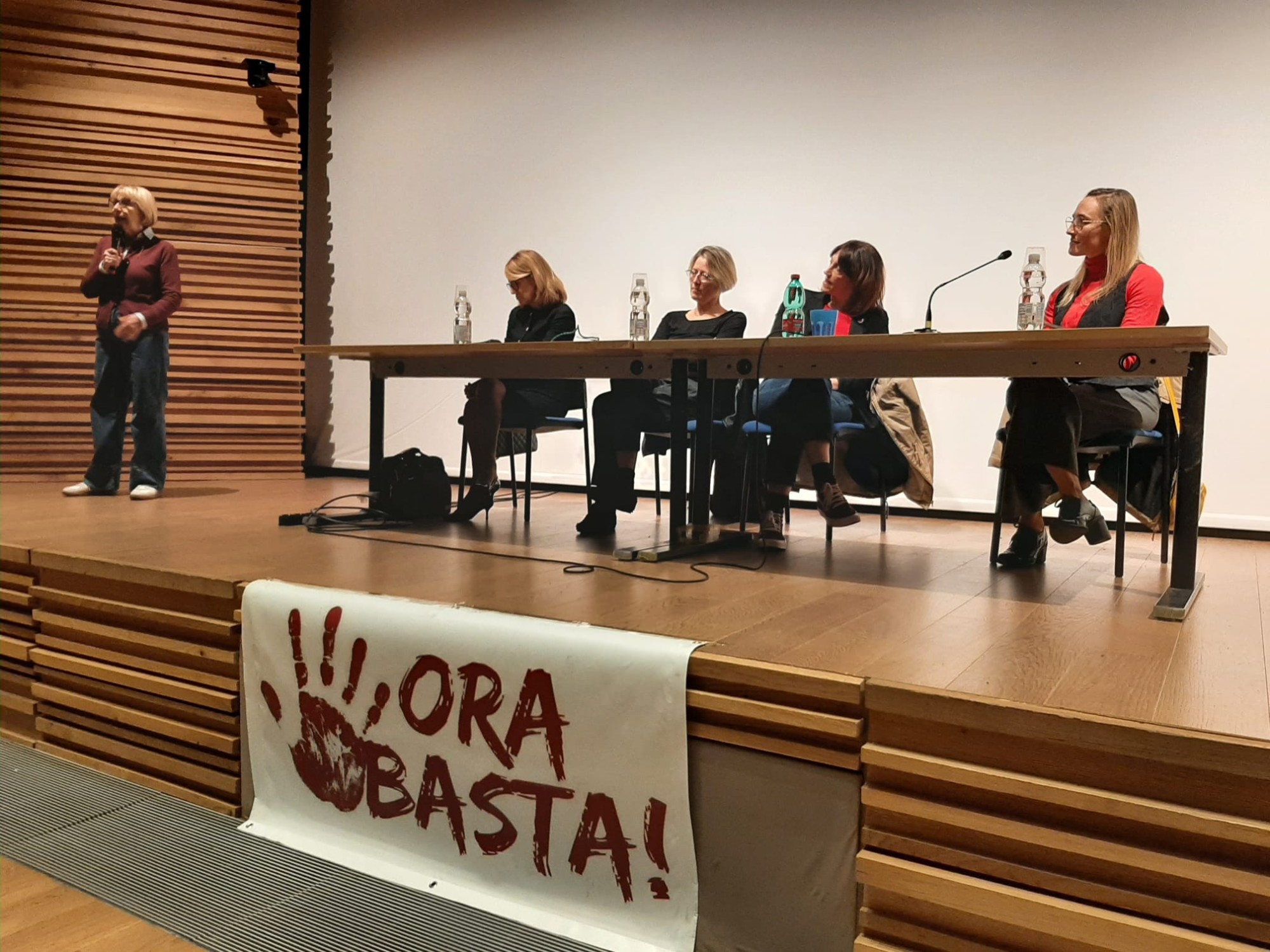 OraBastaConferenzaOttobre3.jpeg (479 KB)