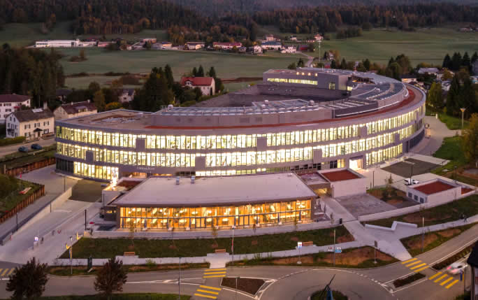 ComputerBusinessFoto3.jpg (53 KB)