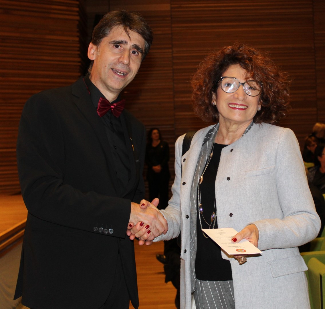Foto_x_articolo_a_settimana_36__Presidente_Coro___Assessore_Cultura_.JPG (204 KB)