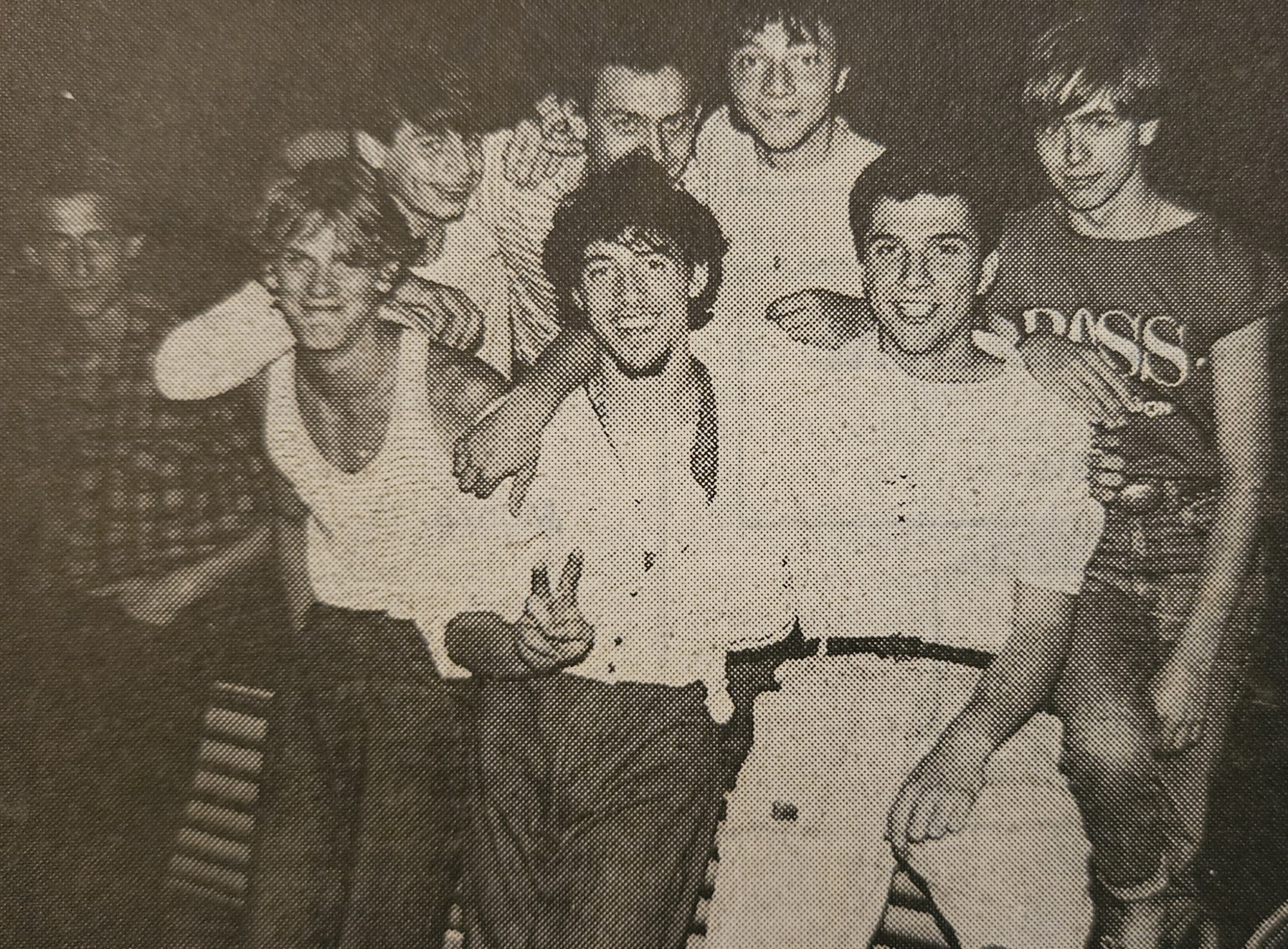 SiamoGiovani5.jpg (981 KB)