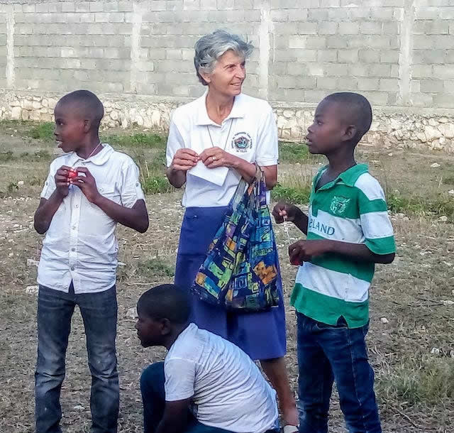 Suor_Luisa_Haiti1.jpg (80 KB)